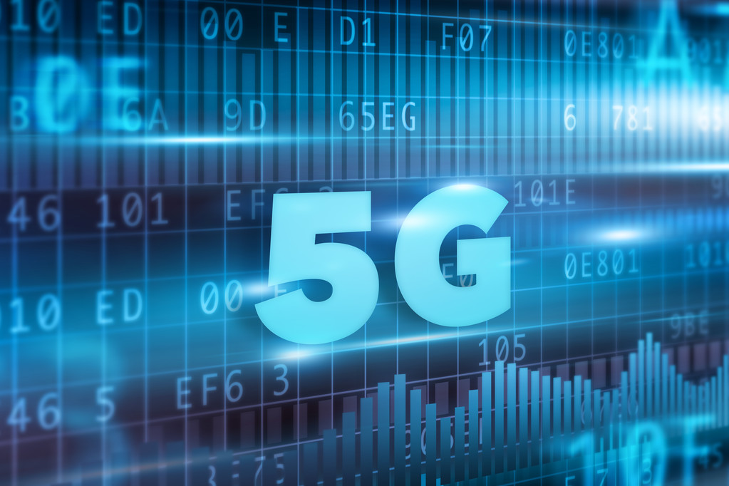 How does the low latency of 5G drive new applications and use cases？