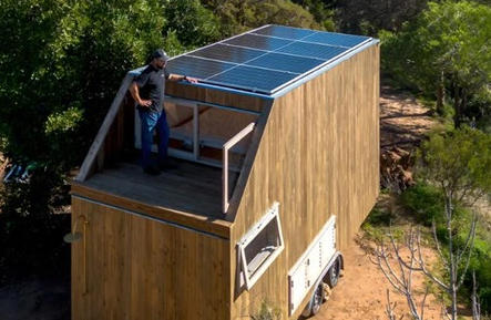 这座小屋，将公寓的舒适带到了离网生活