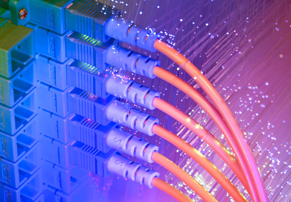 光纤电缆如何帮助数据中心降低成本