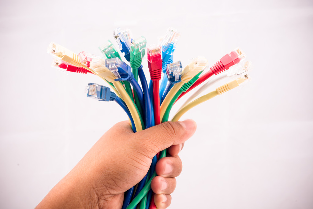 Cat5/5e、Cat6/6a、Cat7 和 Cat8 电缆购买指南