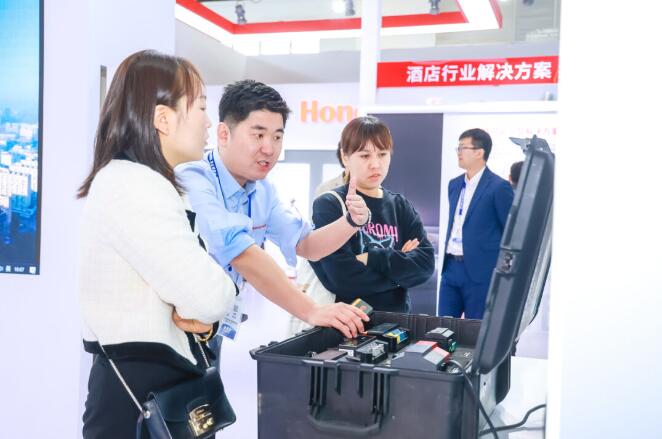 霍尼韦尔可持续楼宇创新解决方案亮相2024中国制冷展