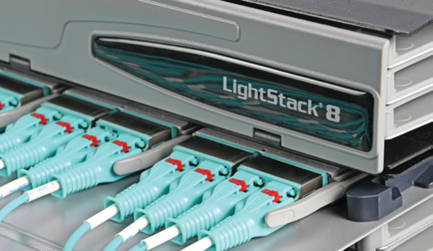 西蒙为特斯拉打造高级网络基础设施解决方案