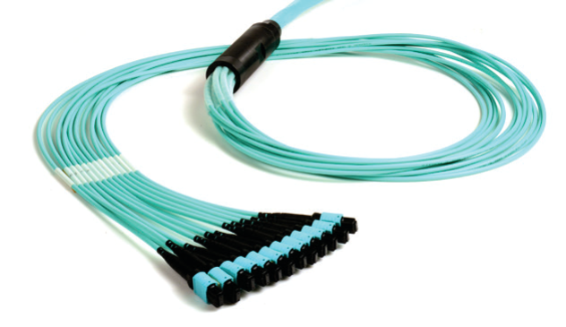 西蒙为特斯拉打造高级网络基础设施解决方案