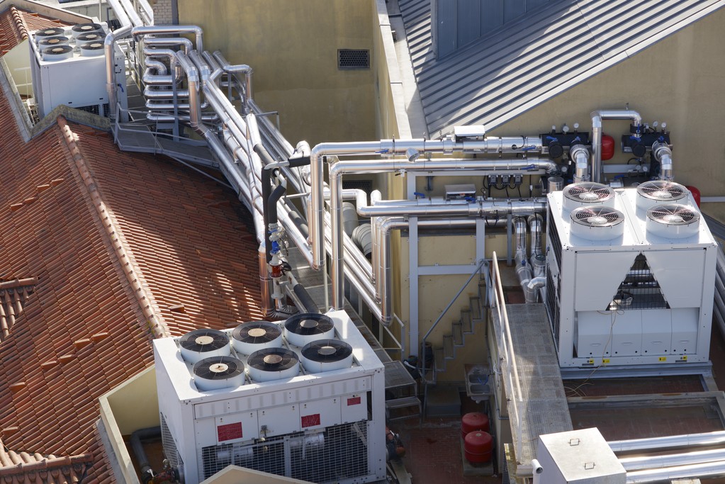 智能暖通空调(HVAC)系统：重塑建筑效率、网络安全与用户体验