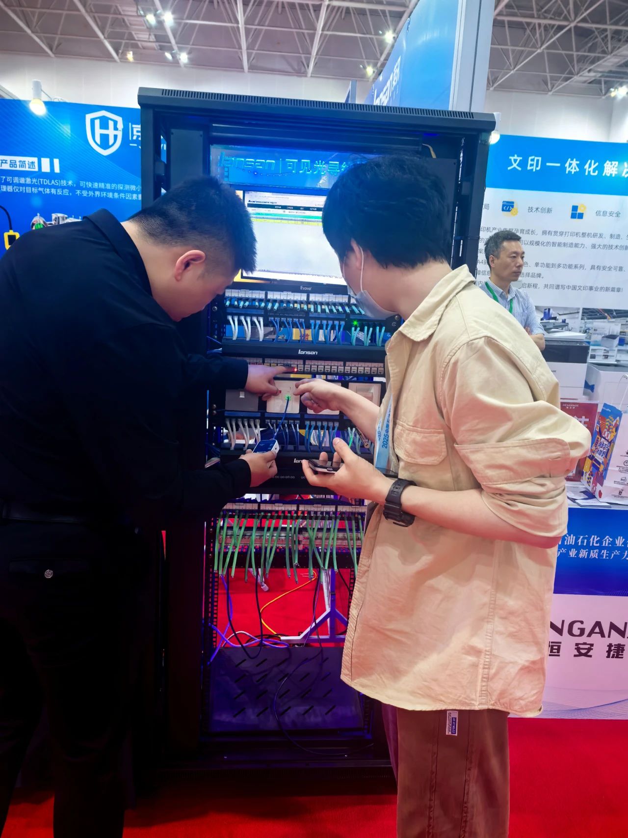 展会快讯丨莱讯通信亮相2025中国石油石化企业信息技术交流大会