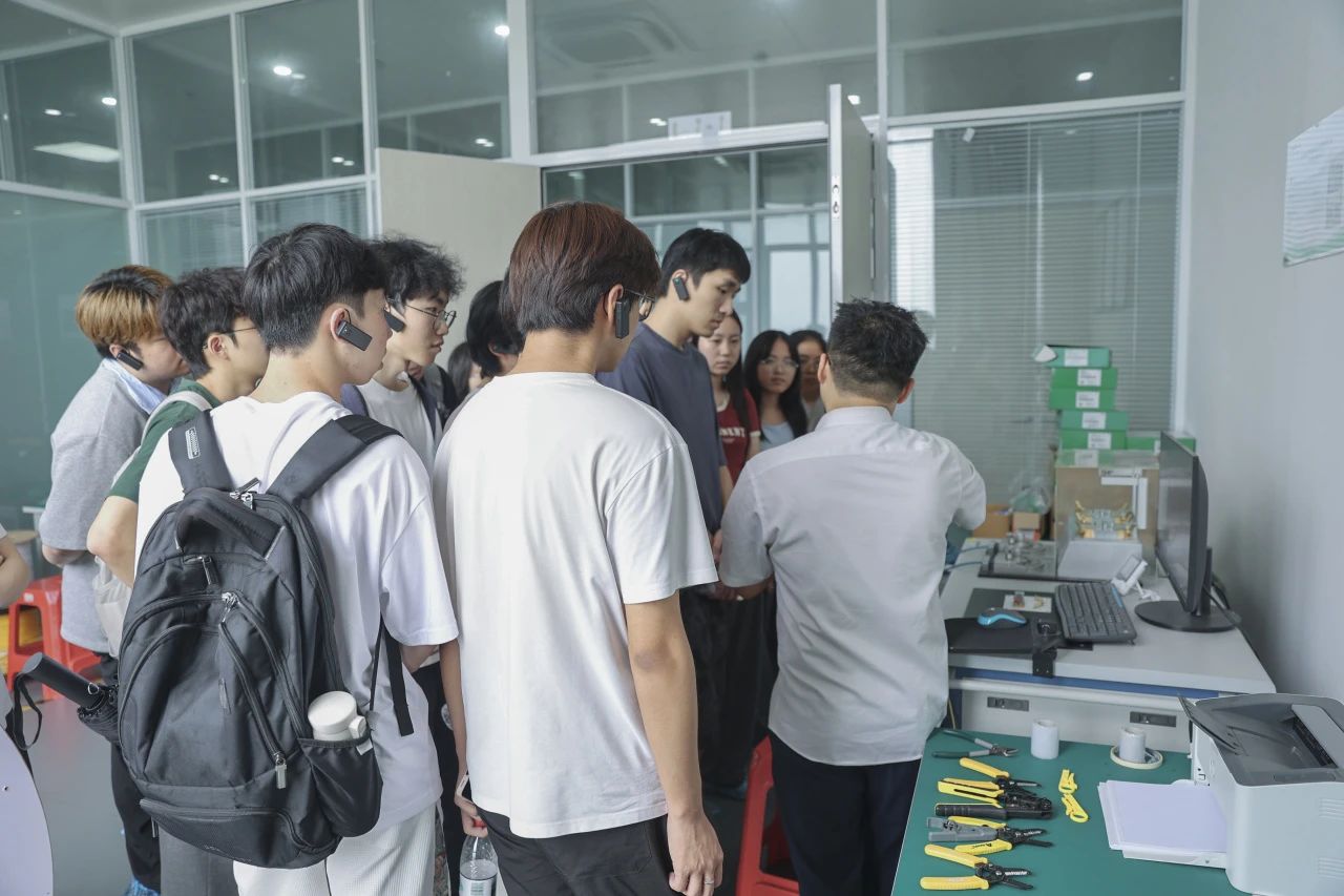 产教融合—华南师范大学计算机学院网络工程专业师生一行莅临ENJOYLink欢联参观交流！