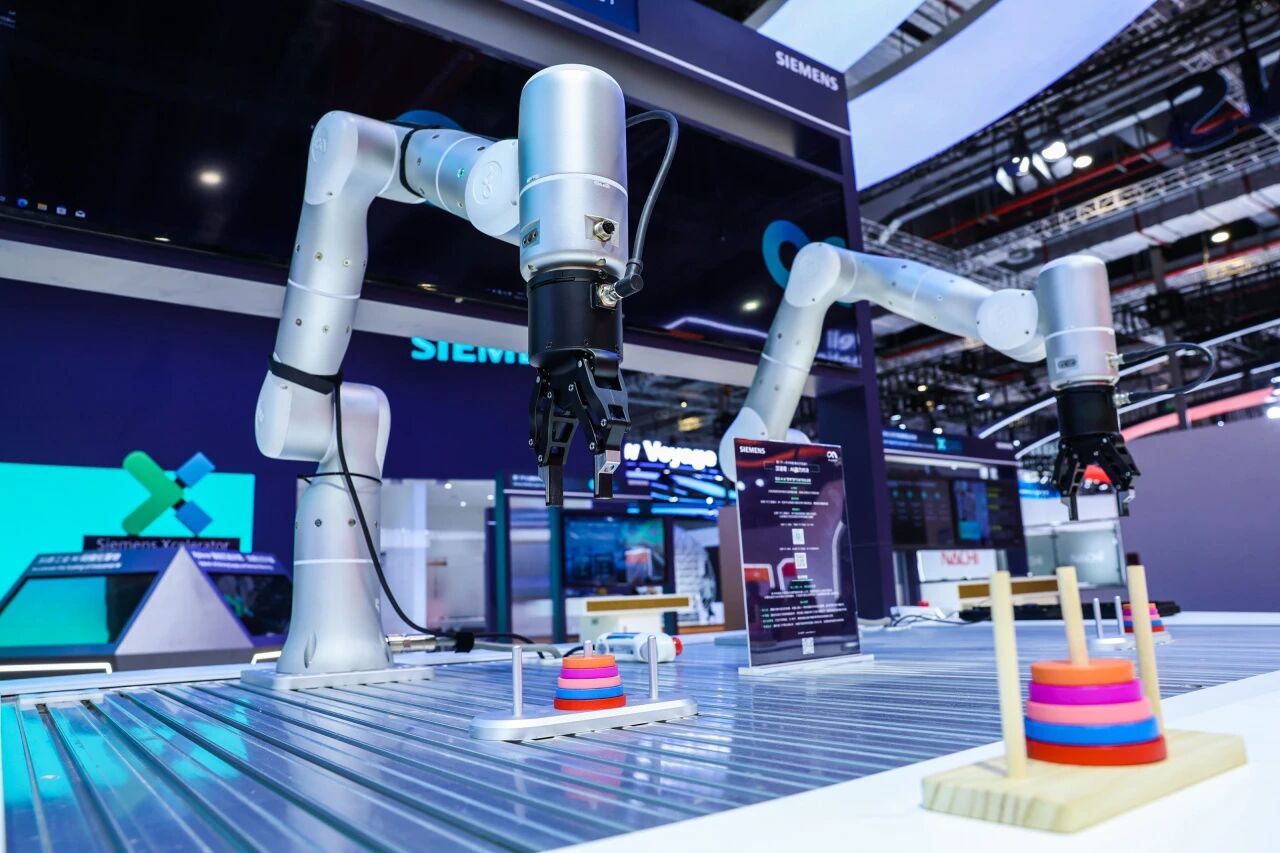 进博会 | 西门子首日精彩全记录，AI引领工业新体验！