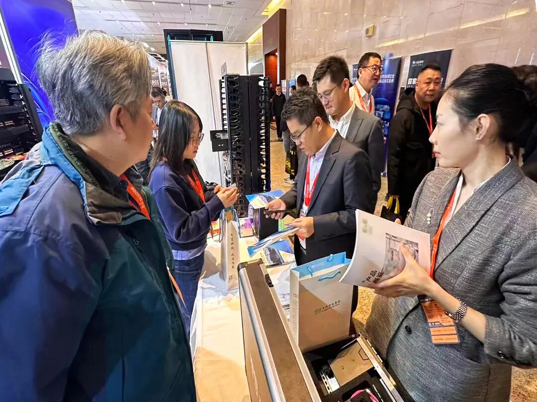 AI 算力时代的绿色算力底座，上海天诚通信亮相 2025 CDCC 数据中心大会！