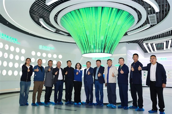 会议定方向，探厂见真章！第十七届智能建筑秘书长联席会议圆满结束，行业大咖赴ENJOYLink欢联工厂考察