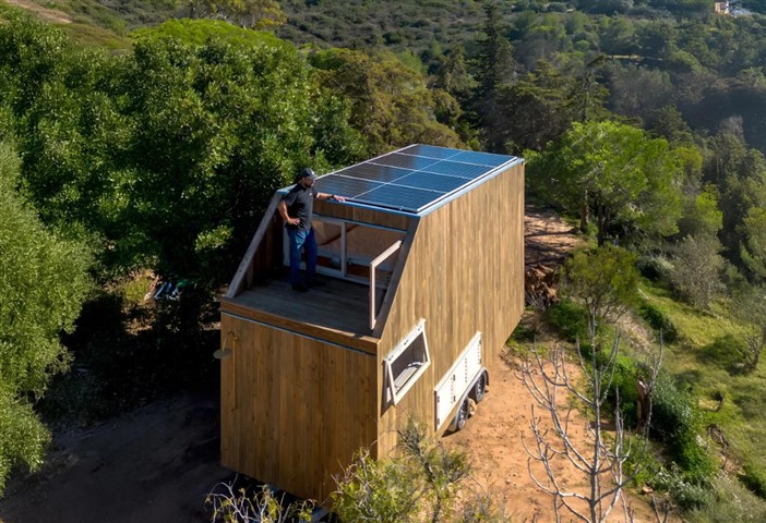 这座小屋，将公寓的舒适带到了离网生活中