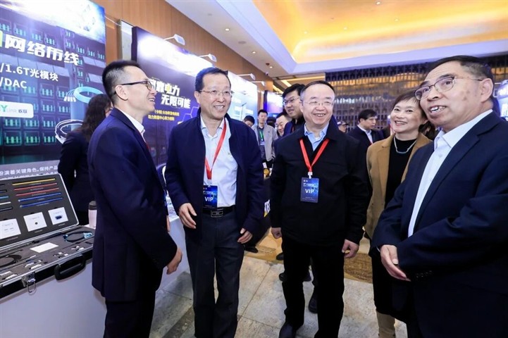 喜报｜ENJOYLink欢联光模块斩获「2025年度数据中心用户满意产品」大奖