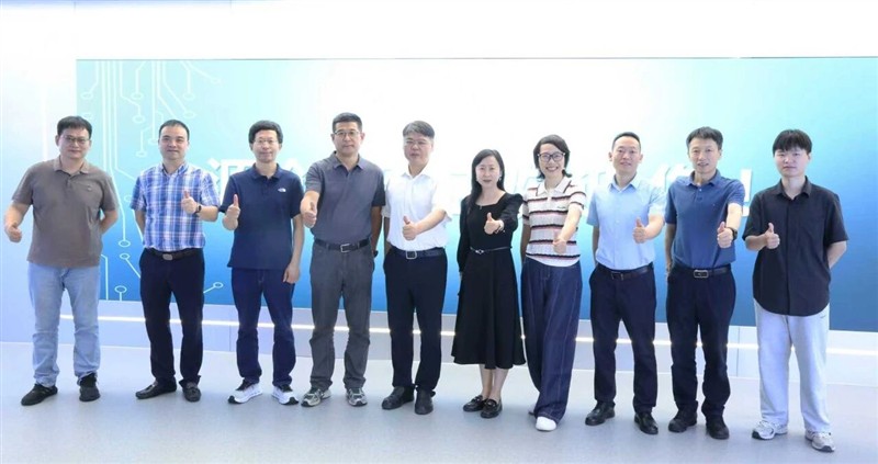 杭州师范大学后勤服务中心主任、党委副书记袁坚春一行莅临源创智控参观交流 杭州师范大学后勤服务中心主任、党委副书记袁坚春一行莅临源创智控参观交流