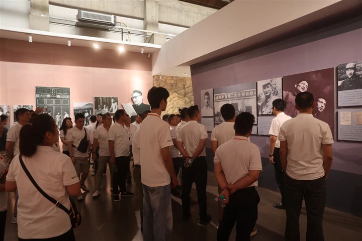 弘扬建军精神,打造新的“欢联铁军” | ENJOYLink欢联2026年党建活动在南昌顺利举办 弘扬建军精神,打造新的“欢联铁军” | ENJOYLink欢联2026年党建活动在南昌顺利举办