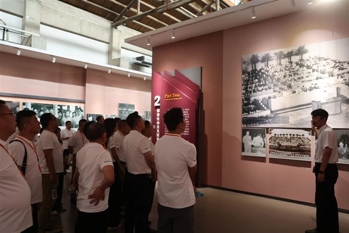 弘扬建军精神,打造新的“欢联铁军” | ENJOYLink欢联2026年党建活动在南昌顺利举办 弘扬建军精神,打造新的“欢联铁军” | ENJOYLink欢联2026年党建活动在南昌顺利举办