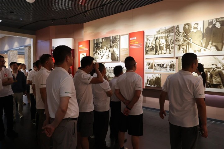 弘扬建军精神,打造新的“欢联铁军” | ENJOYLink欢联2026年党建活动在南昌顺利举办 弘扬建军精神,打造新的“欢联铁军” | ENJOYLink欢联2026年党建活动在南昌顺利举办